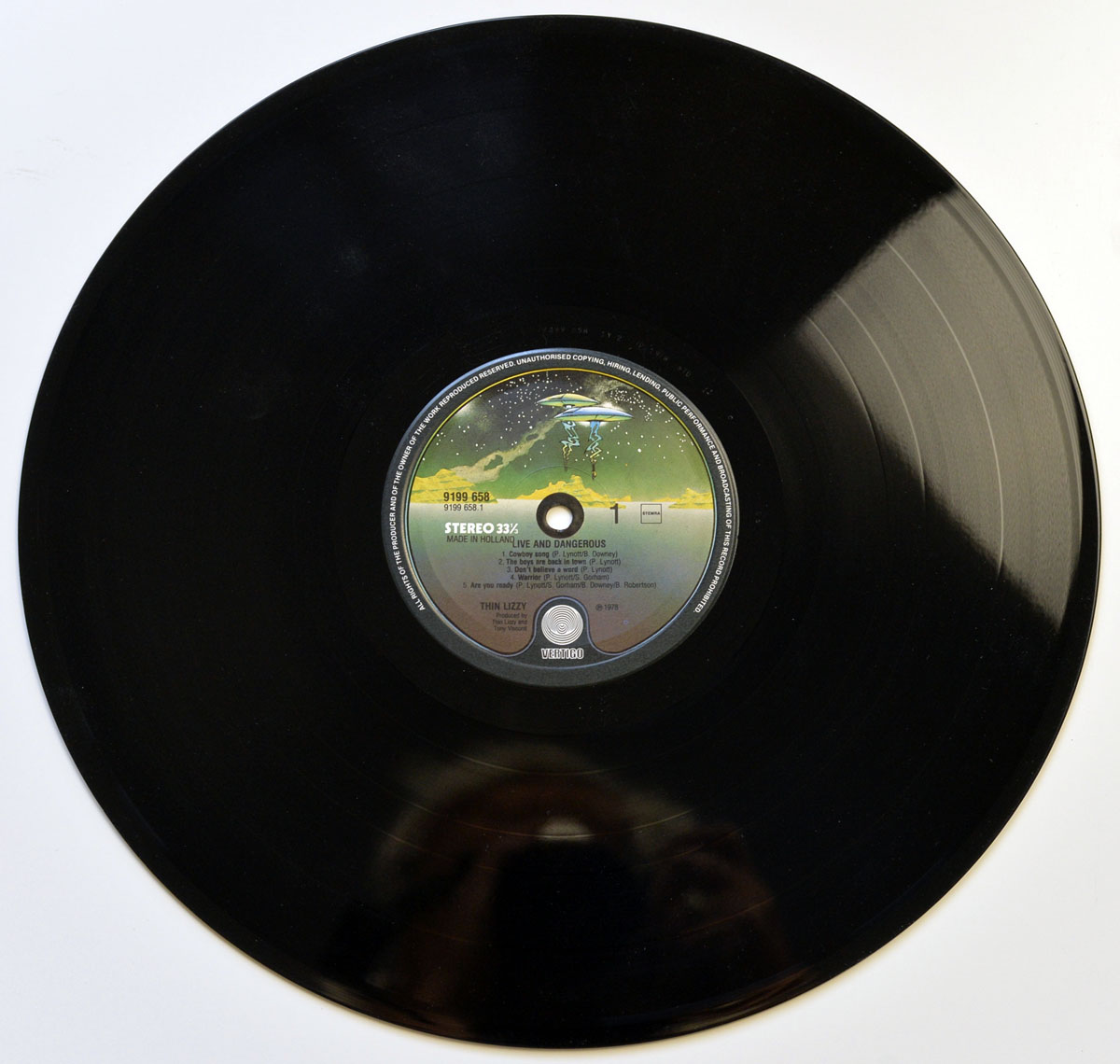 High Resolution Photo #18 THIN LIZZY - Live and Dangerous